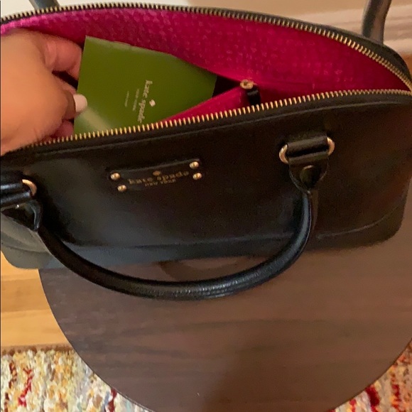 2 Kate Spade handbags - Picture 4 of 7